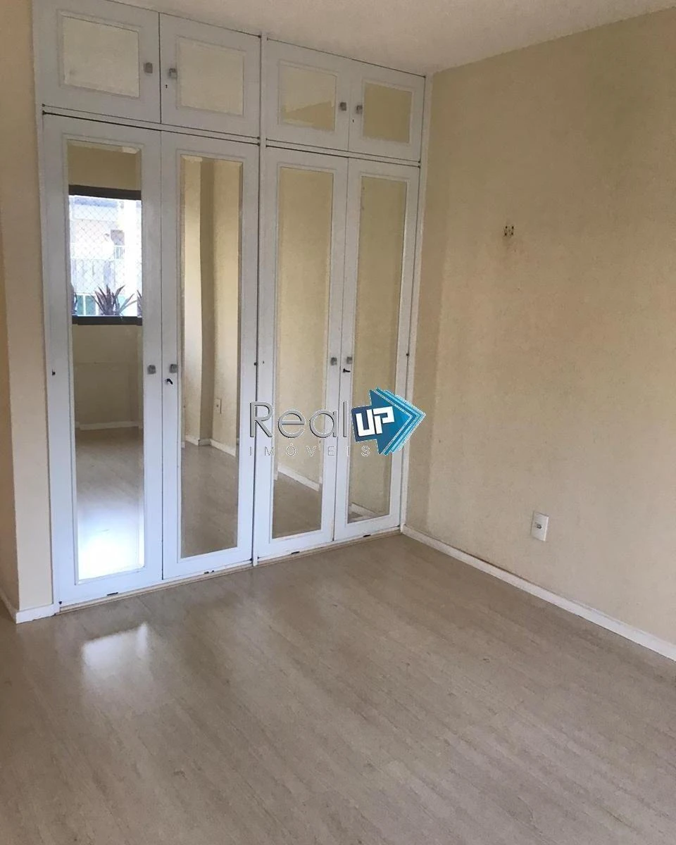 Квартира з 3 спальнями та дерев'яною підлогою або ламінатом — photo 10