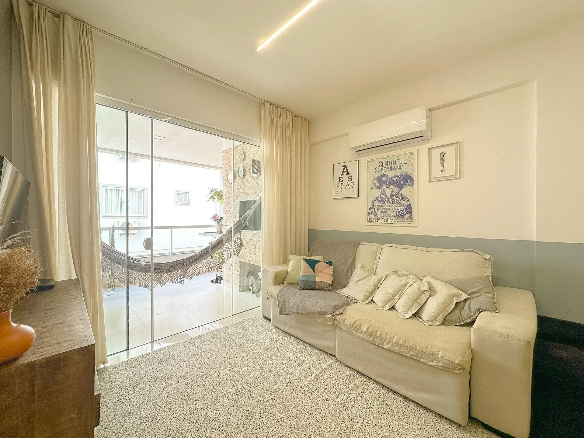 Furnished apartment, 92 m², with a grill on the balcony — photo 28