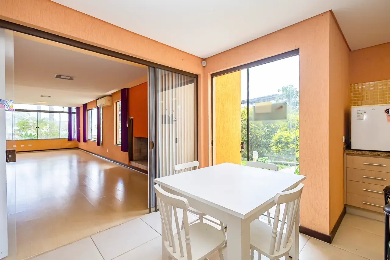 Furnished house with 5 bedrooms and 470 m² — photo 38