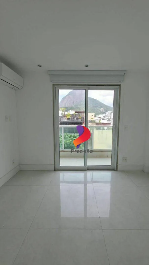 Rental apartment with 3 bedrooms and 5 bathrooms — photo 25