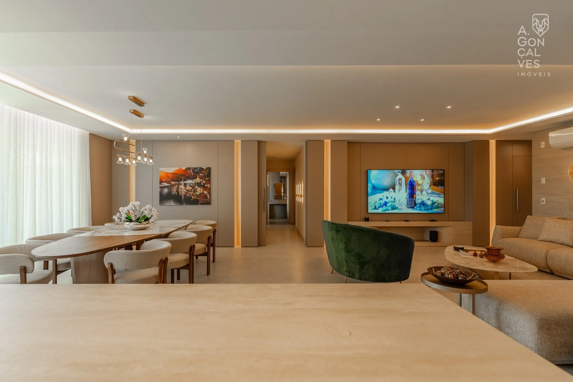 Furnished apartment with 3 suites and 257 m² — photo 42