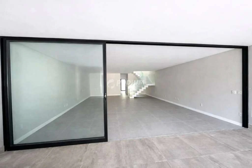 Casa de 462 m² com jardim privativo e 4 suítes — photo 3