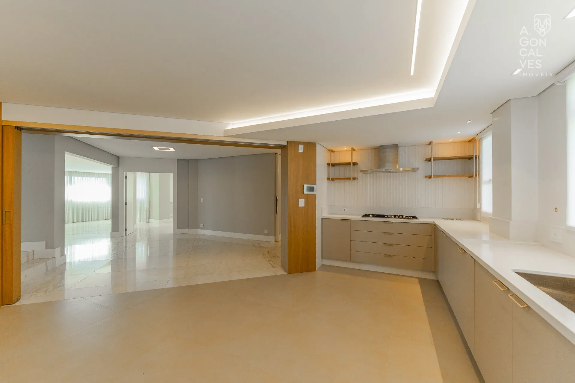 479 m² apartment with 4 bedrooms and 4 parking spaces — photo 26