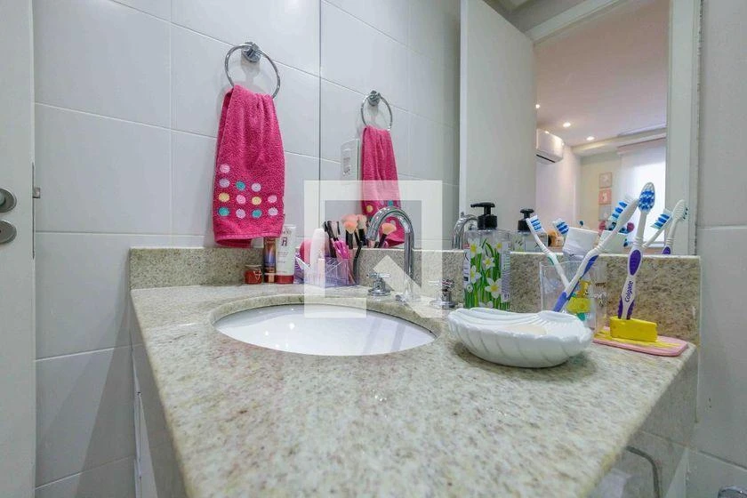 Furnished 3-bedroom apartment with 264 m² — photo 40