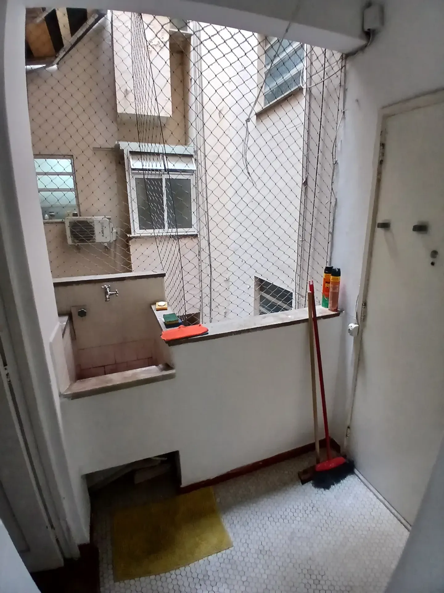 Departamento de 1 dormitorio con piso de madera o laminado — photo 20