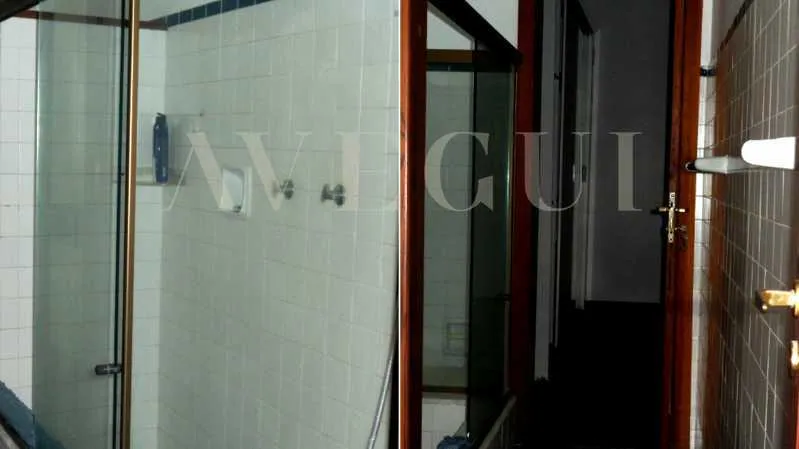 Furnished house, 485 m², with a bathtub — photo 20