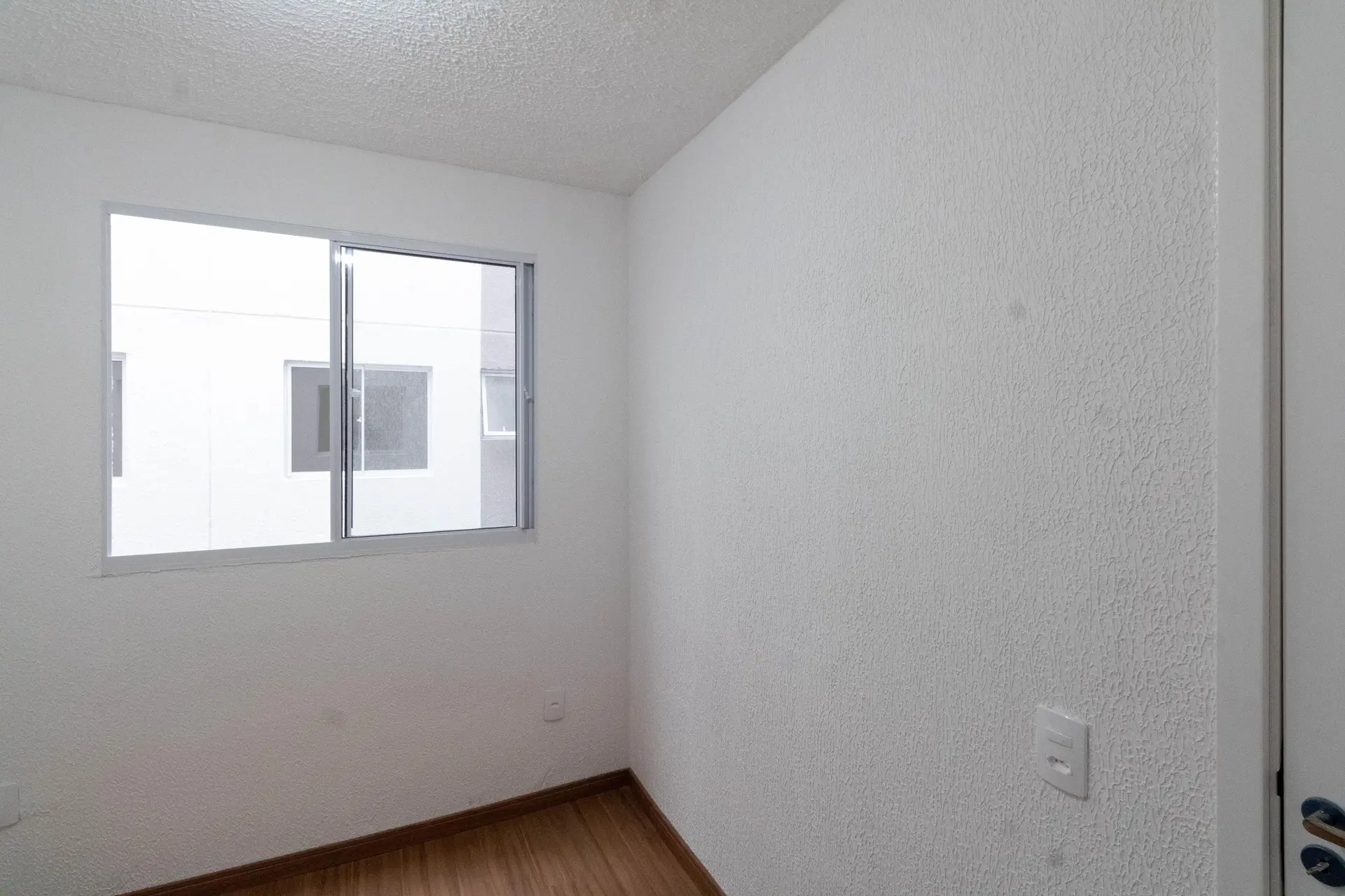 2-bedroom apartment in a building with a gym — photo 24