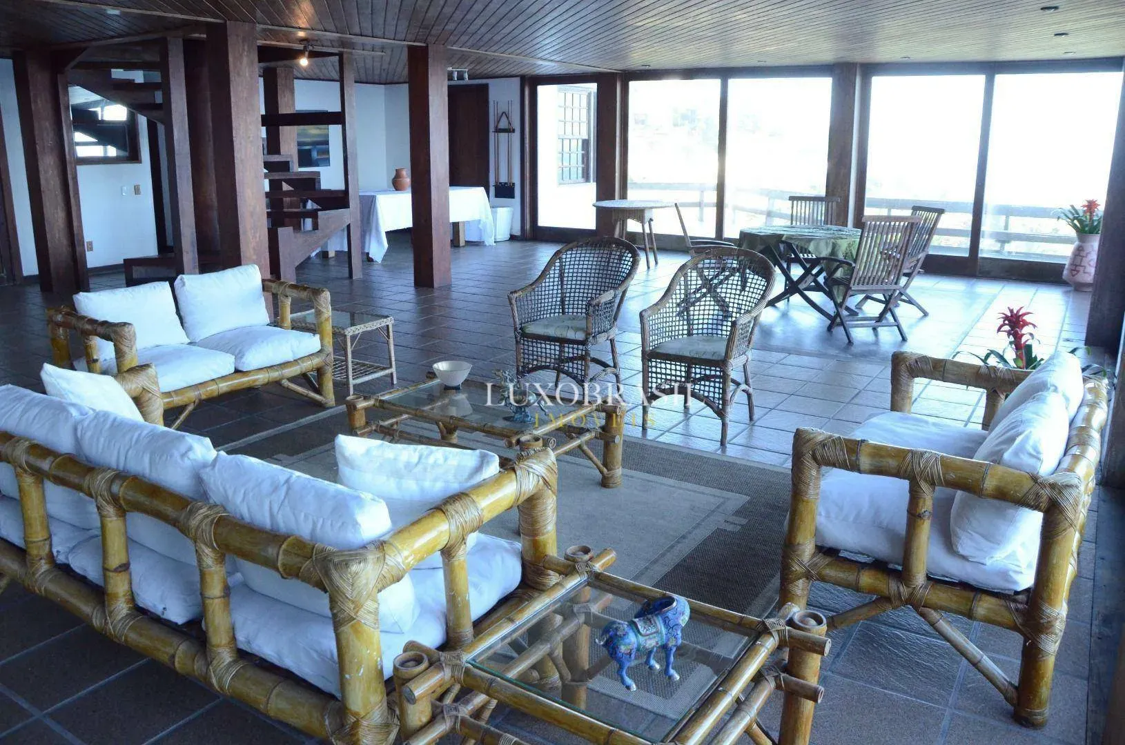 800 m² house with 5 bedrooms and 5 bathrooms — photo 34