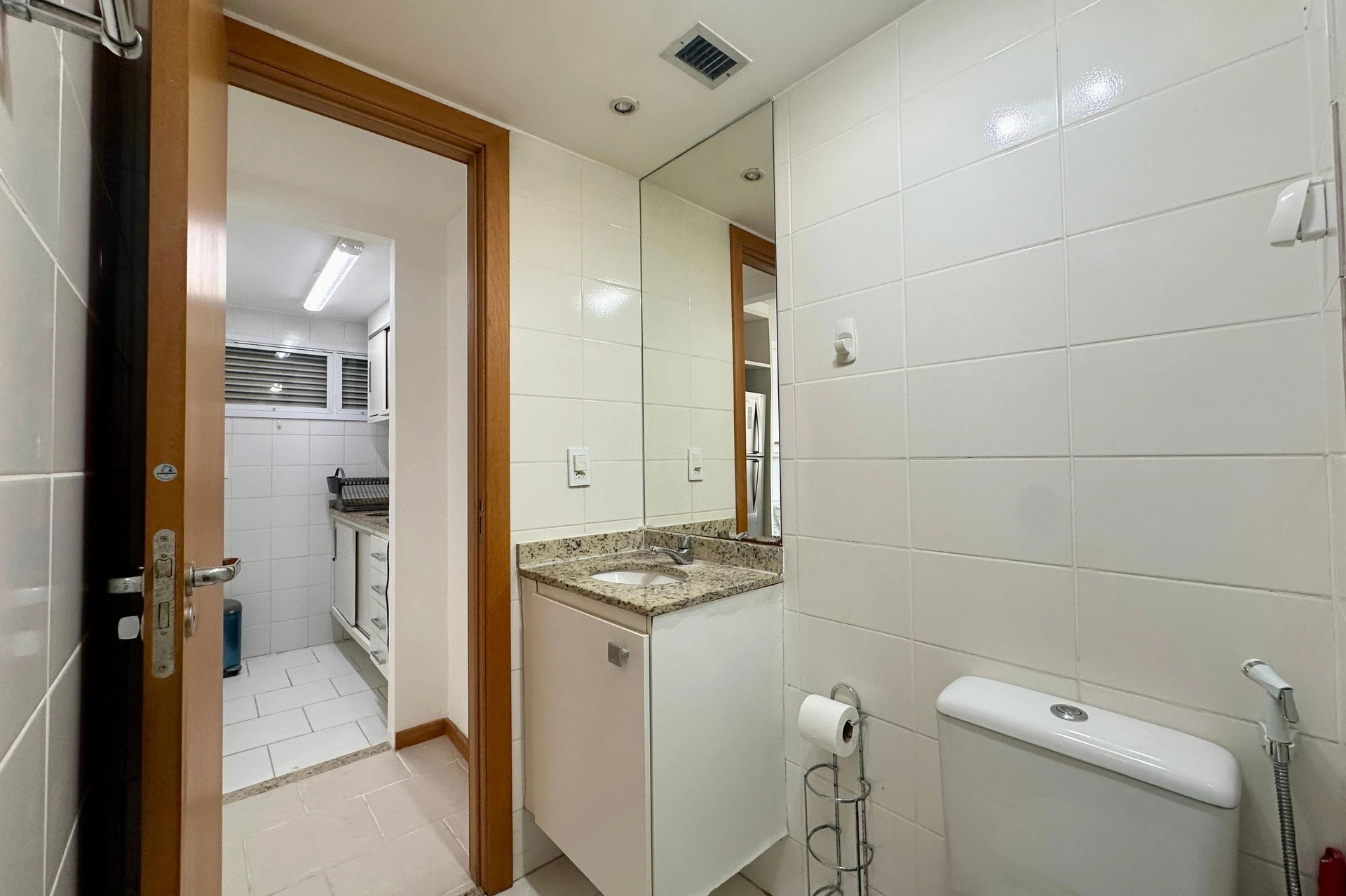 One-bedroom apartment in a building with a sauna — photo 14