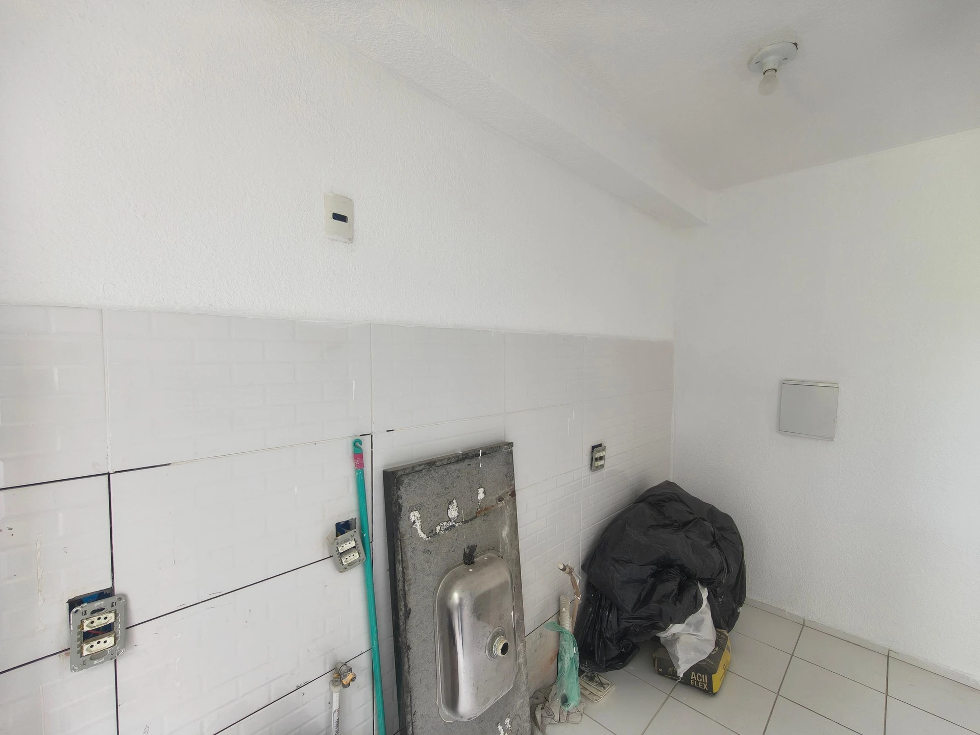 2-bedroom apartment with 1 parking space and 1 bath — photo 25