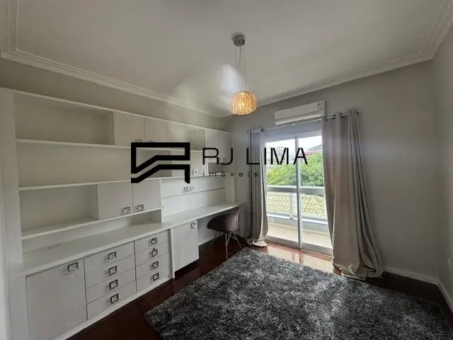 5-bedroom house with a walk-in closet in Rio de Janeiro — photo 10