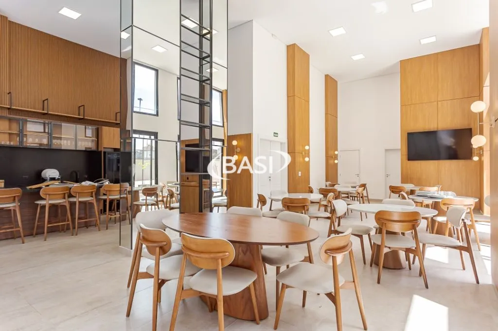Glass-enclosed balcony in a 3-bedroom apartment, 80 m² — photo 59