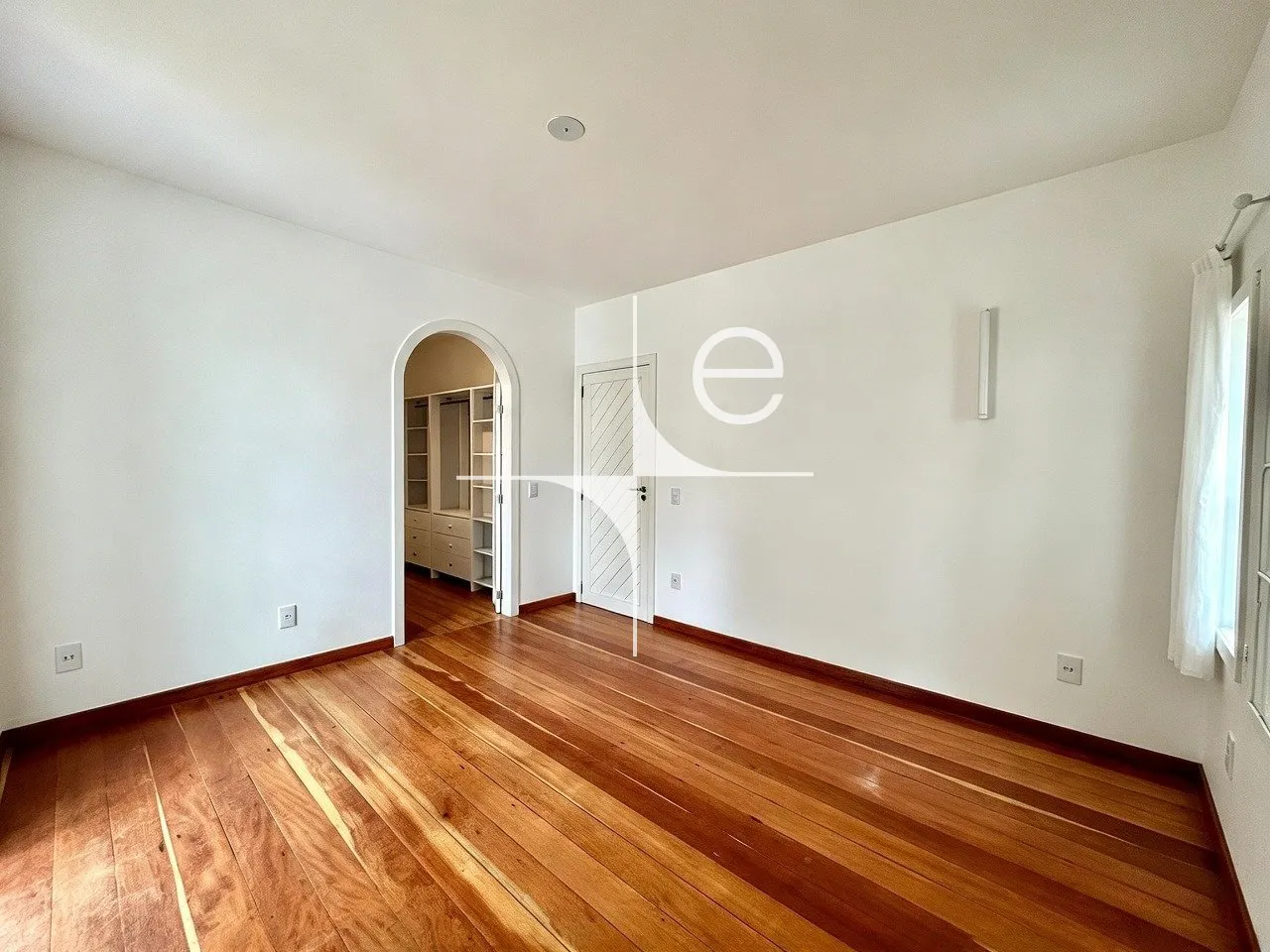 Water view in a 3-bedroom house, 220 m² — photo 13