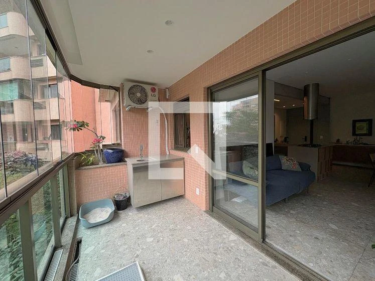 2-bedroom apartment with a glass-enclosed balcony — photo 25