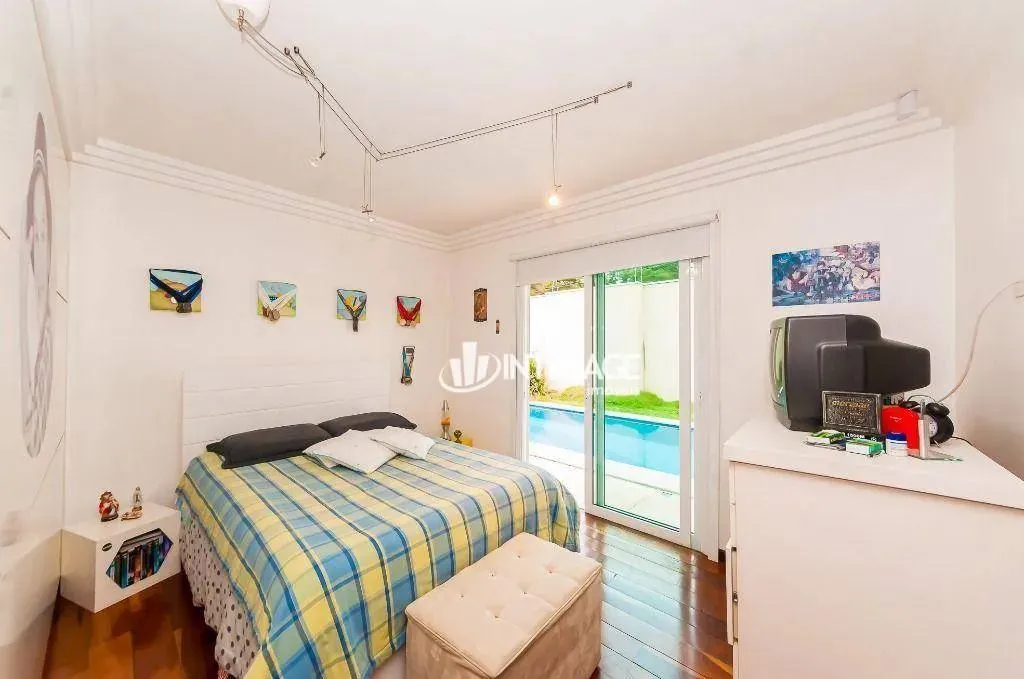 Casa térrea com piscina e 3 dormitórios — photo 15