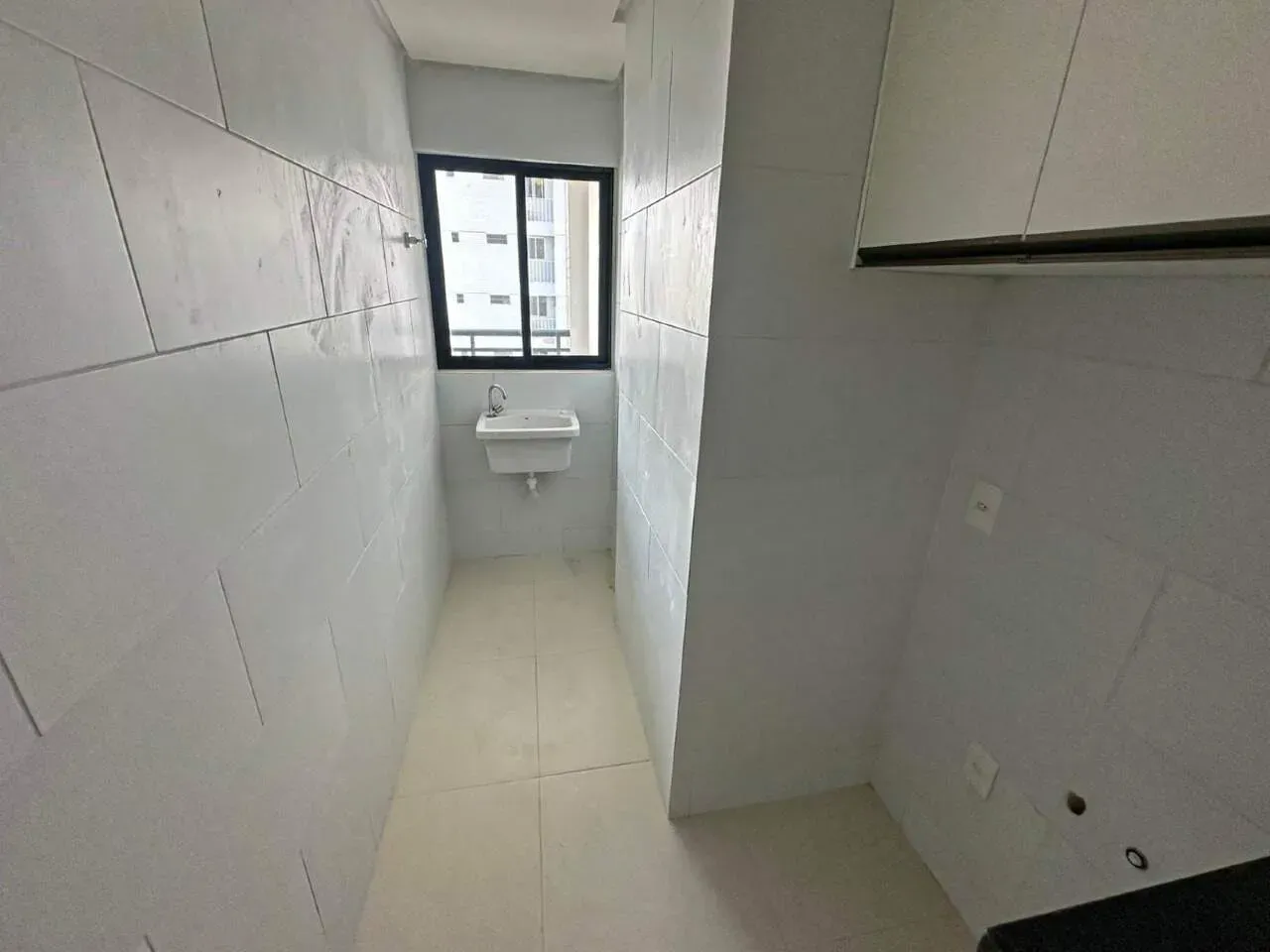 3-bedroom rental apartment with 1 suite and 2 parking — photo 5