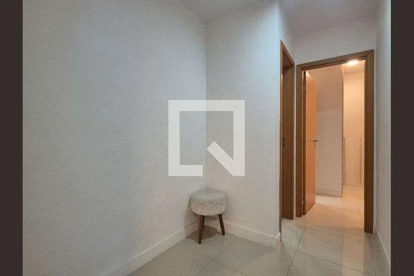 80 m² apartment with a pool in the building — photo 20