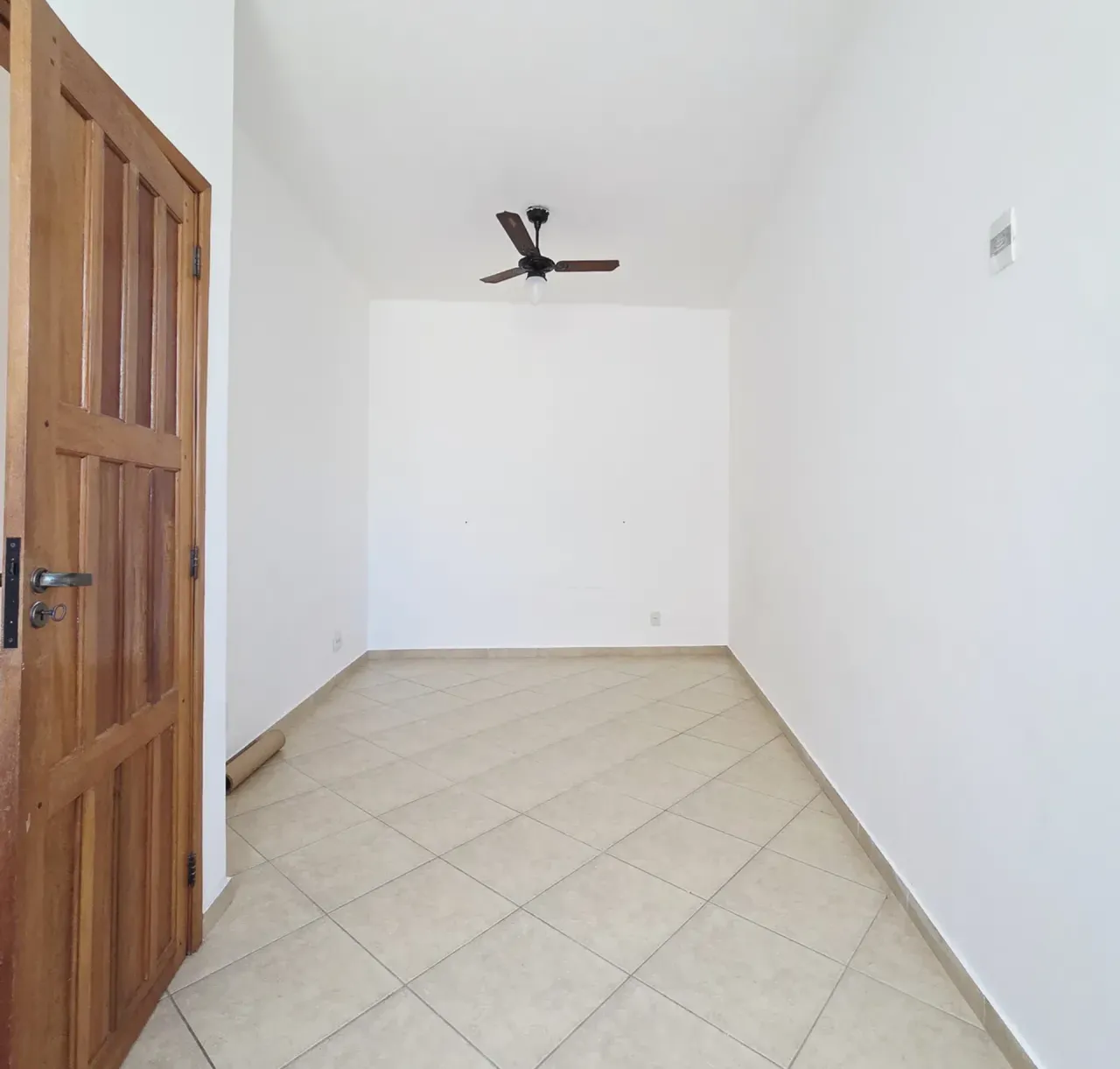 Apartamento com 2 quartos, 1 banheiro e cozinha fechada — photo 15