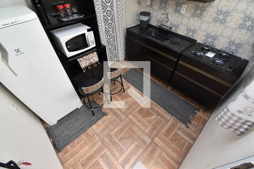 Furnished studio with balcony, gas mini-kitchen
