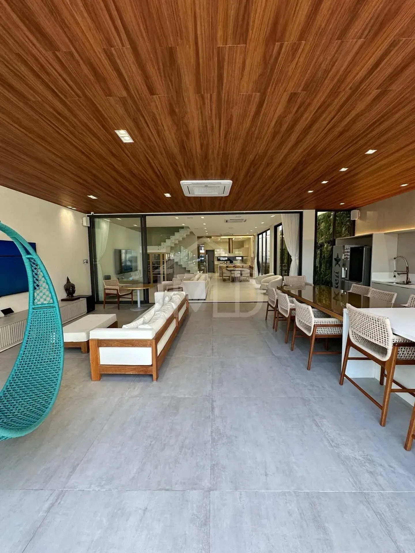 Furnished house with 4 bedrooms and 600 m² — photo 39