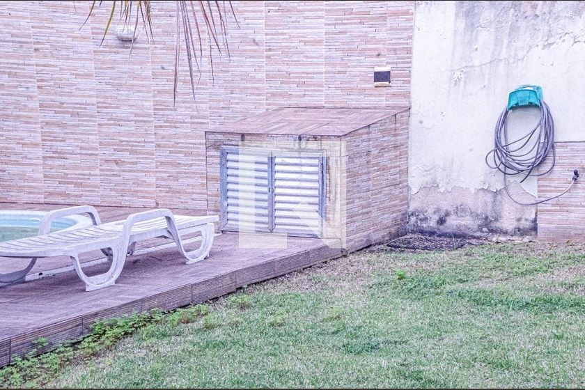 450 m² house with a garden and a grill on the balcony — photo 18