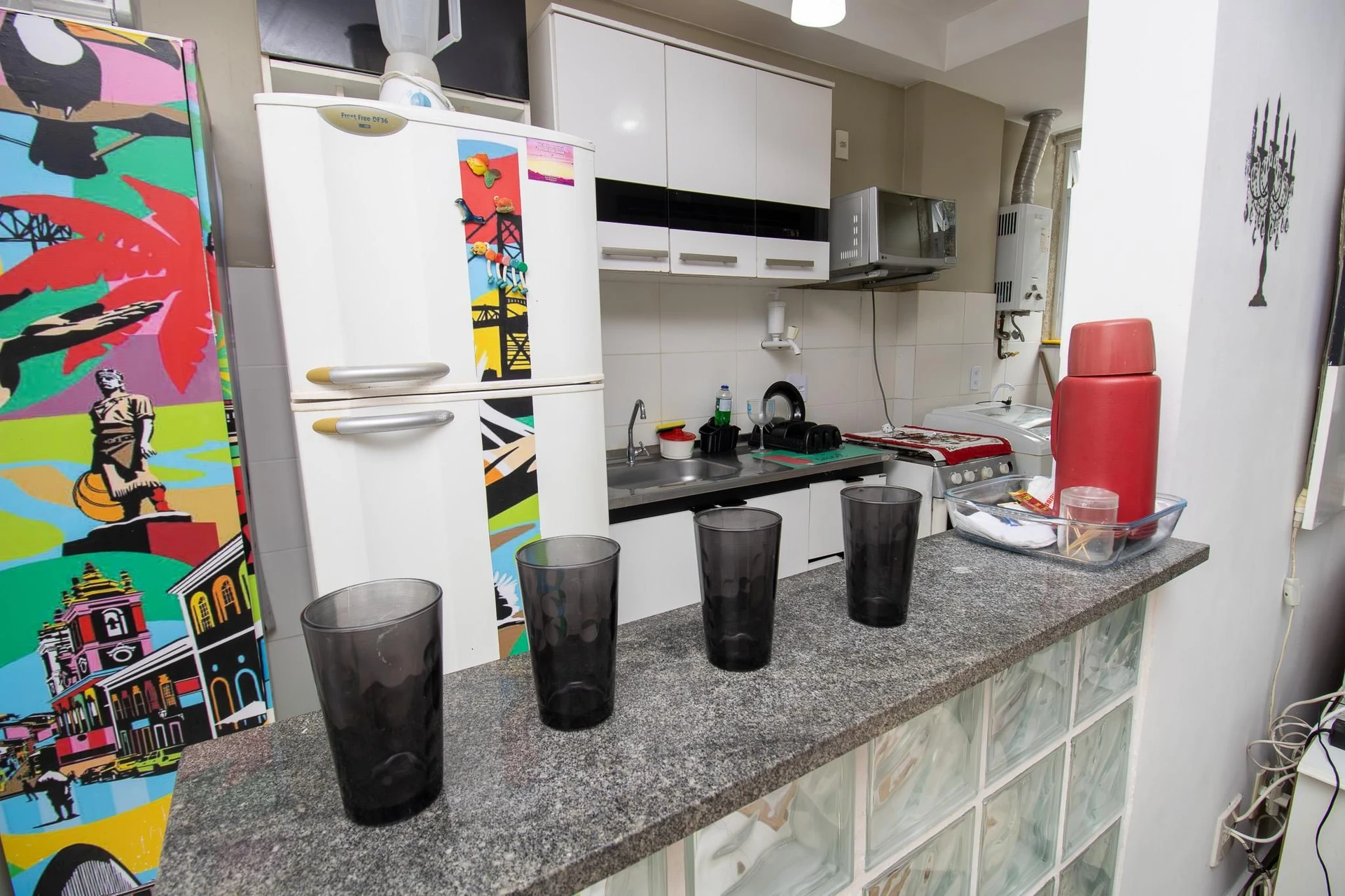 Furnished 2-bedroom apartment with gym in the condo — photo 11