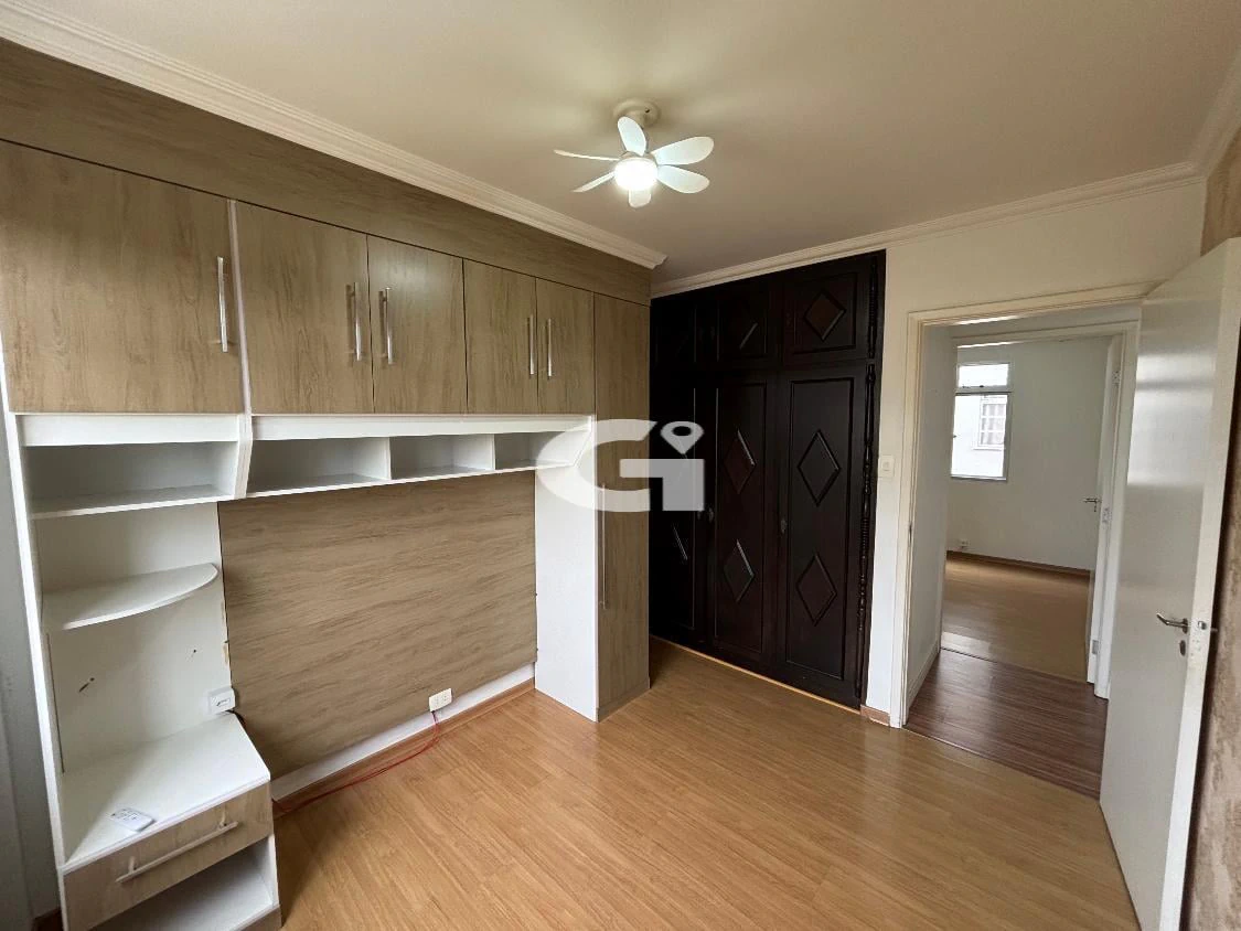 2-bedroom apartment with wood or laminate floors — photo 12