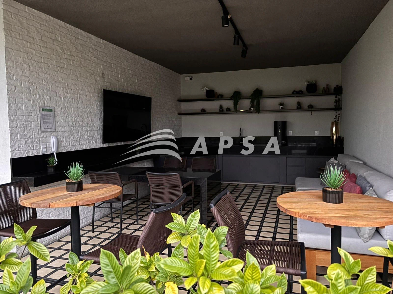 2-bedroom apartment with a private BBQ — photo 21
