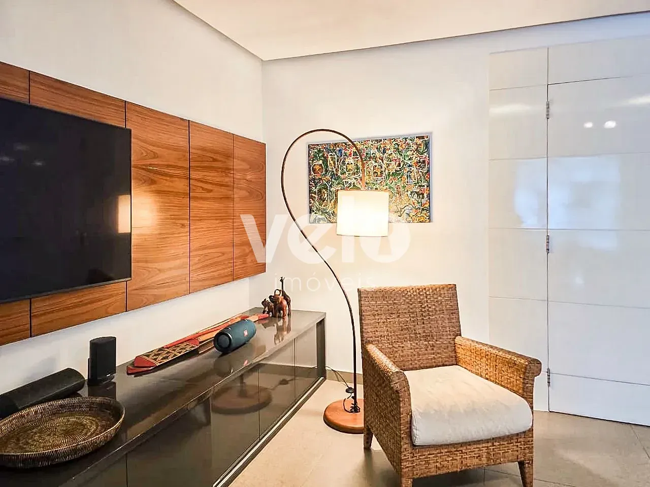 Furnished apartment with 4 bedrooms and 5 bathrooms — photo 18