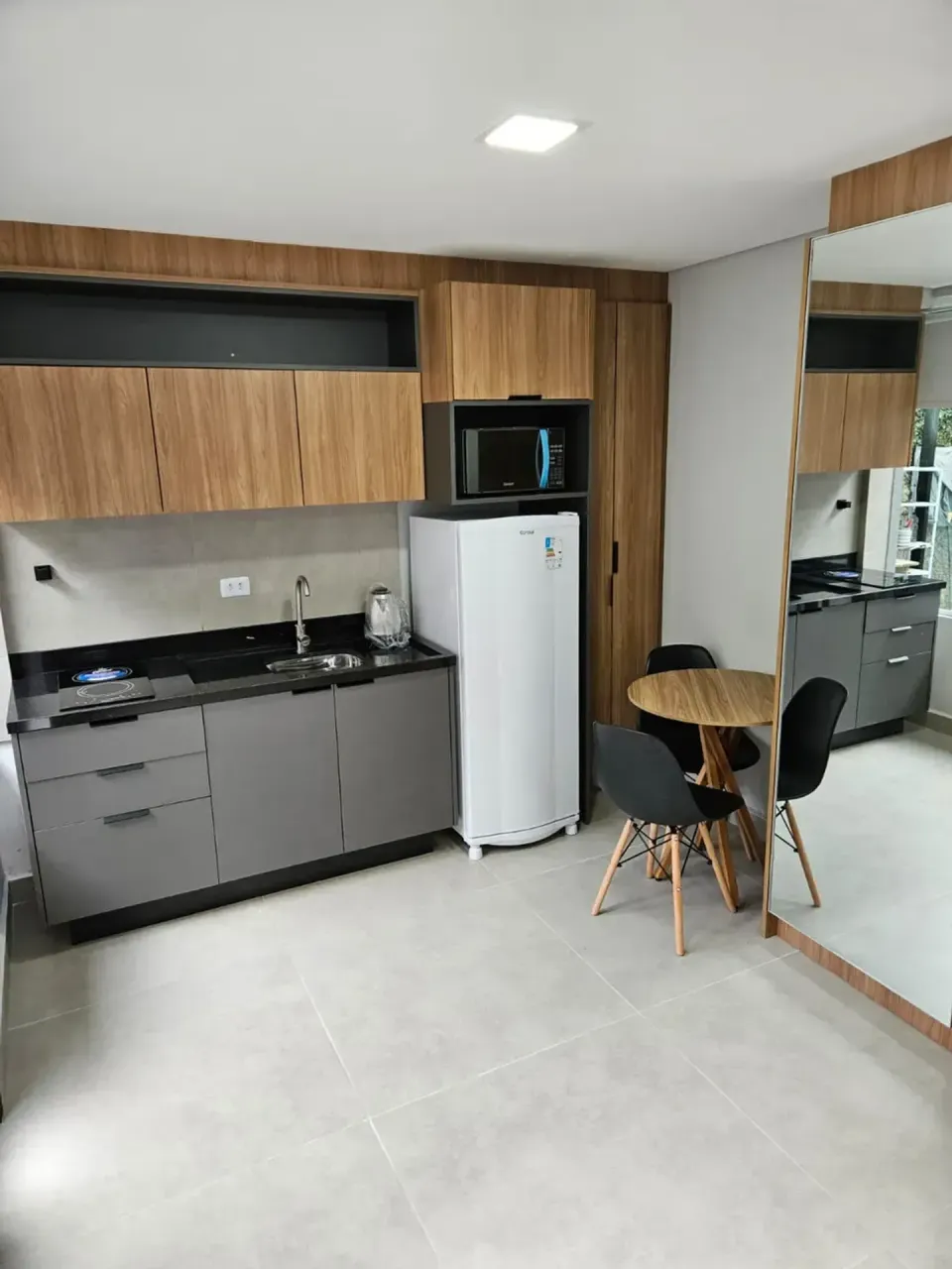 1-bedroom apartment with an equipped kitchenette corner — photo 2