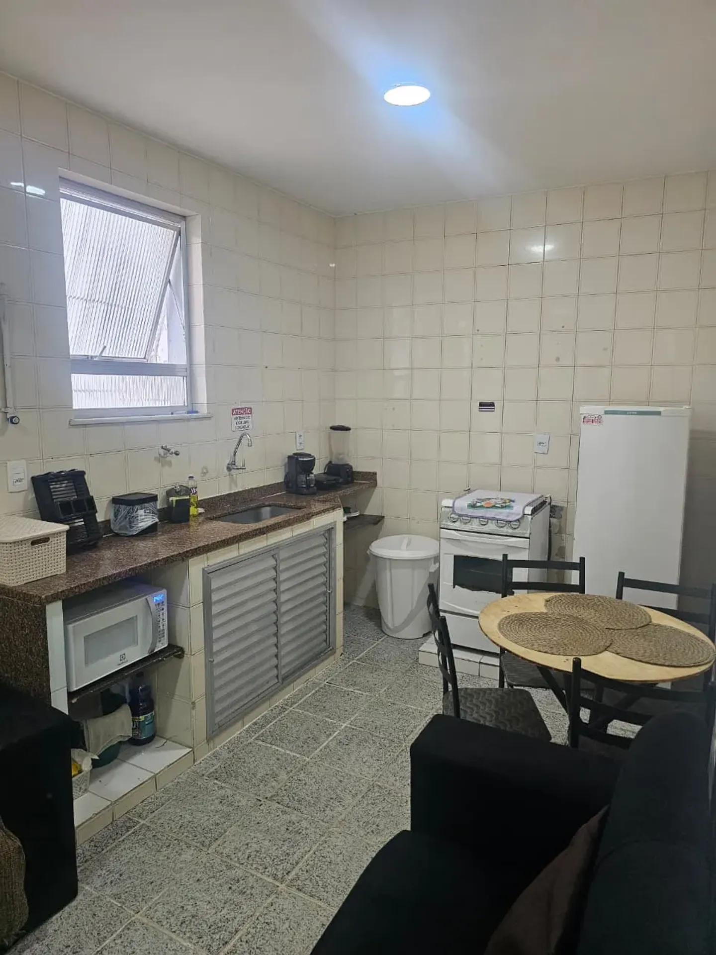 Furnished 2-bedroom apartment with a gas mini-kitchen — photo 2