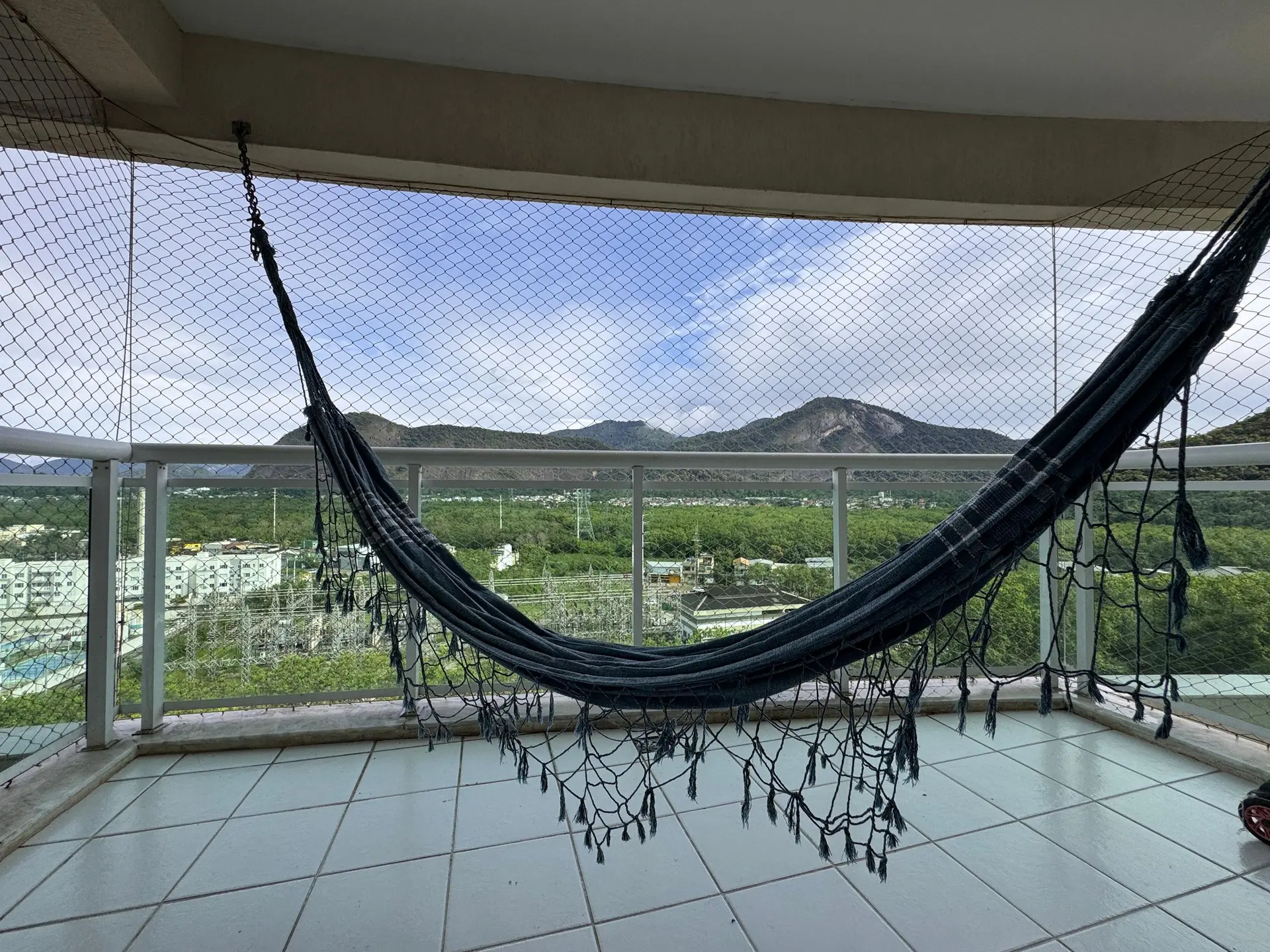 2-bedroom apartment with floor-to-ceiling windows — photo 3