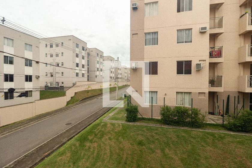 2-bedroom apartment in a building with a pool — photo 4