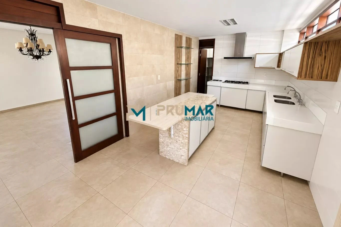 4 quartos e vista para a água: casa de 370 m² — photo 7