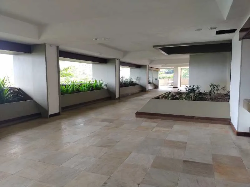 160 m² apartment with 3 en-suite bedrooms and balcony — photo 23