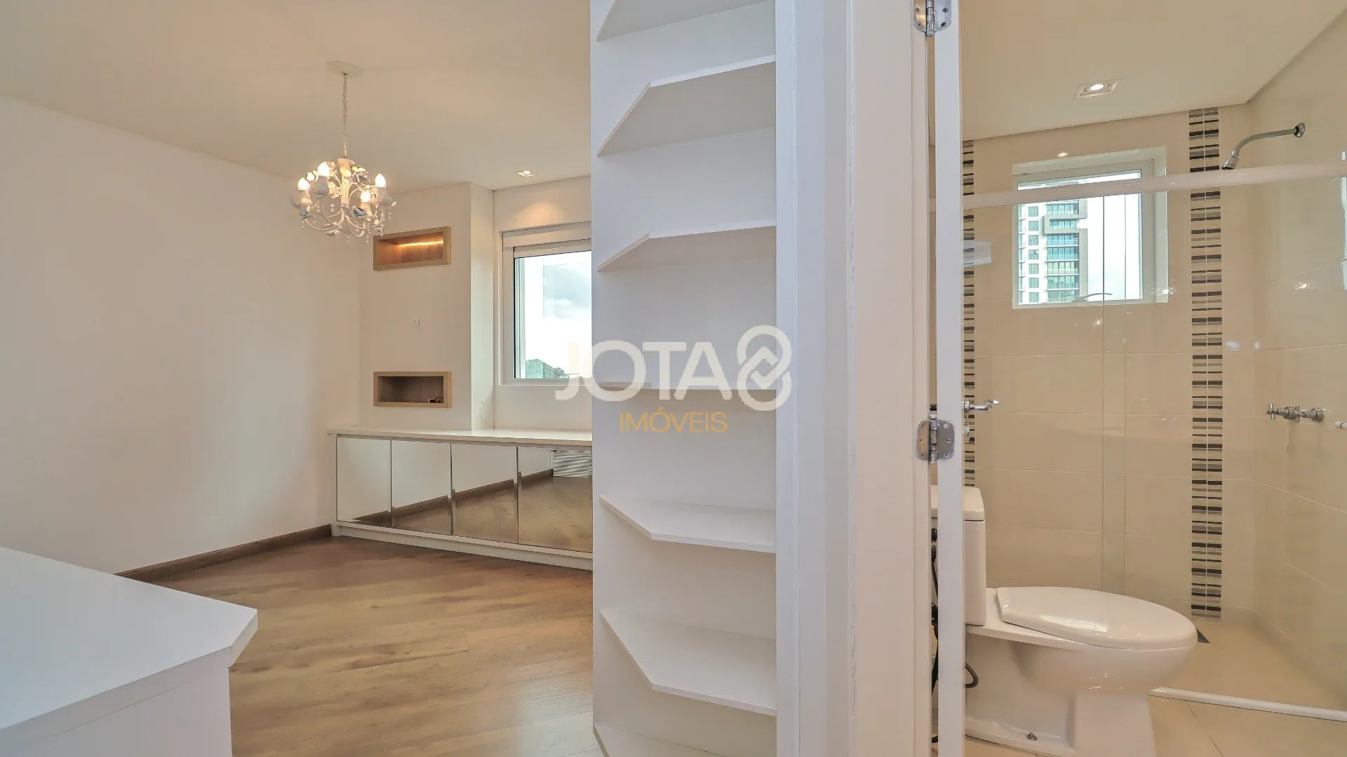 Орендна квартира з 4 спальнями та 329 м² — photo 22