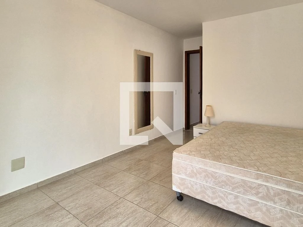 Furnished apartment with 3 en-suite bedrooms and 3 baths — photo 10