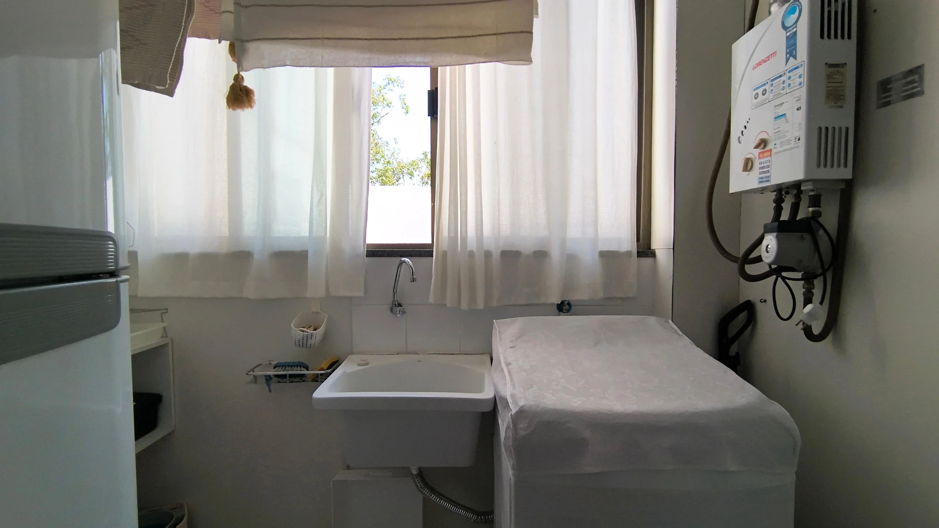Apartamento mobiliado com mesa de trabalho e 4 quartos — photo 35
