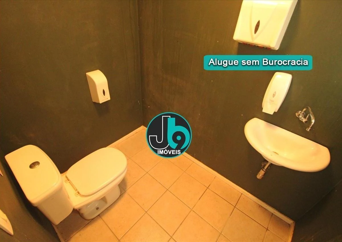 Індустріальна будинок з 8 кімнатами та закритою кухнею — photo 19