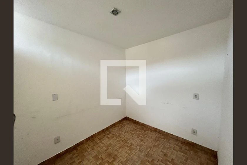 Casa para alugar sem mobília com 4 quartos e 1 banheiro — photo 14