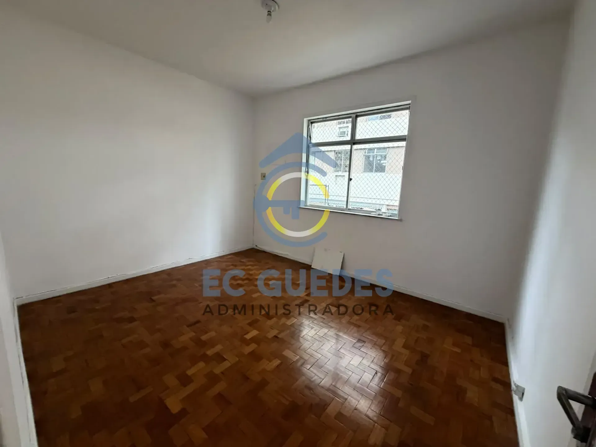 Деревянный пол или ламинат и 2 спальни: квартира 73 м² — photo 7