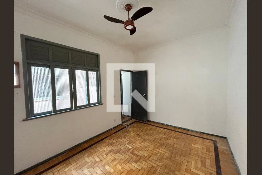 Деревянный пол или ламинат и 2 спальни: дом 80 м² — photo 19