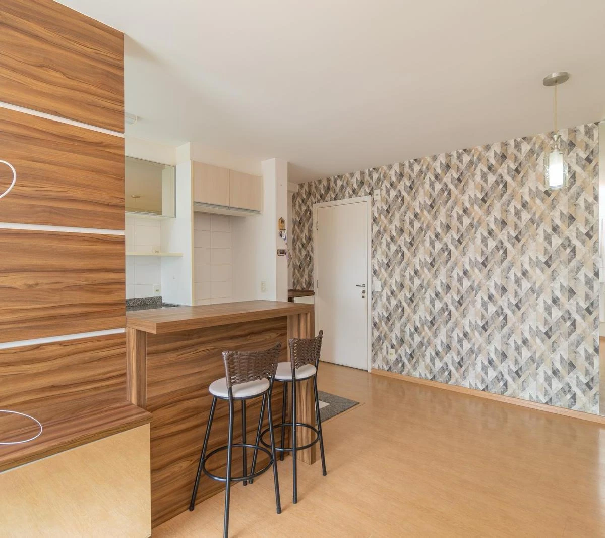 3-bedroom apartment with a grill on the balcony — photo 18