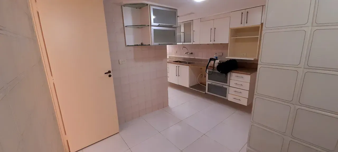 Furnished 2-bedroom apartment with 77 m² — photo 2