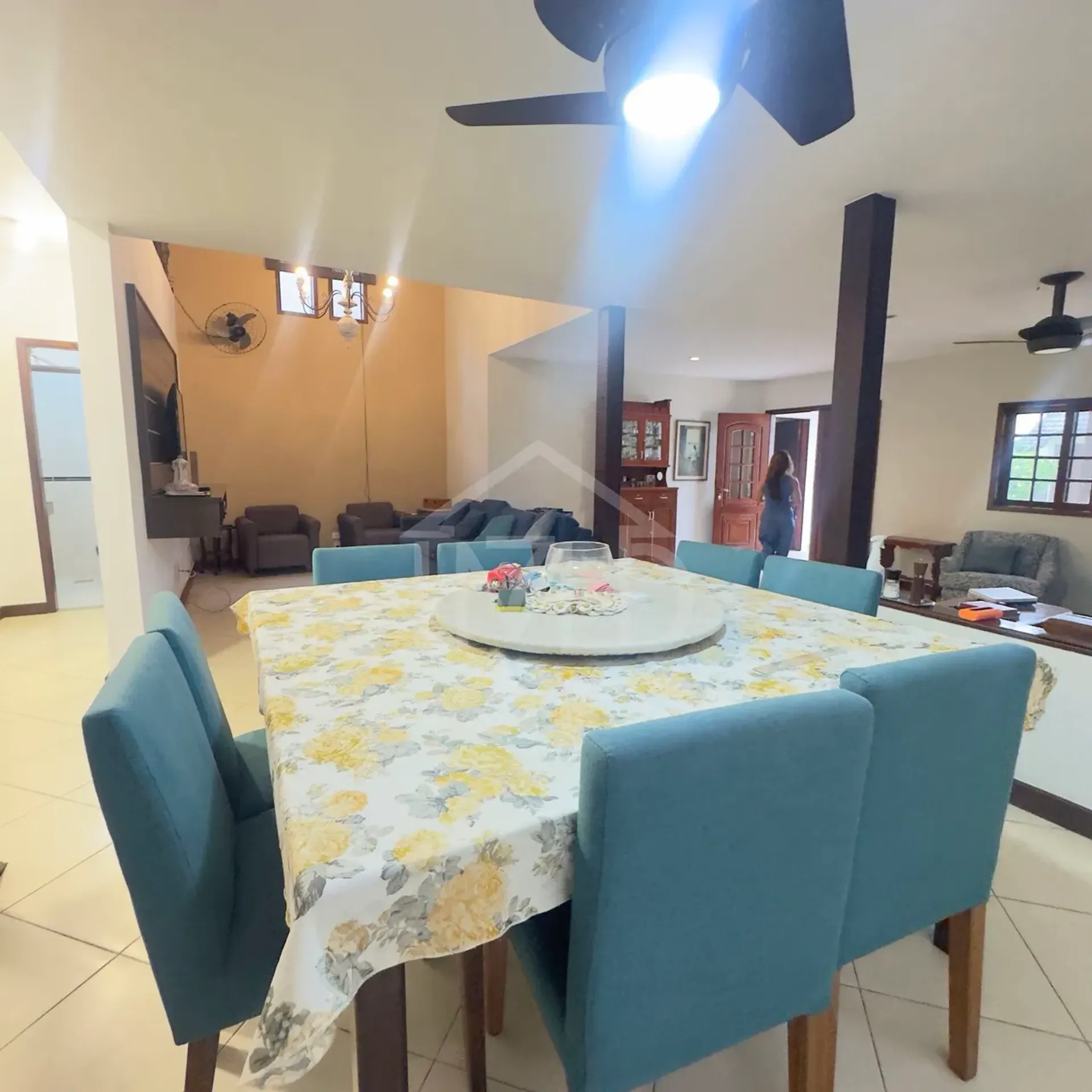 Furnished house, 250 m², with a walk-in closet — photo 22
