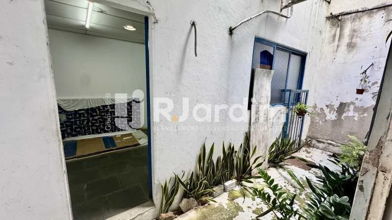 Casa sem mobília com 5 quartos e vaga para 4 carros — photo 23