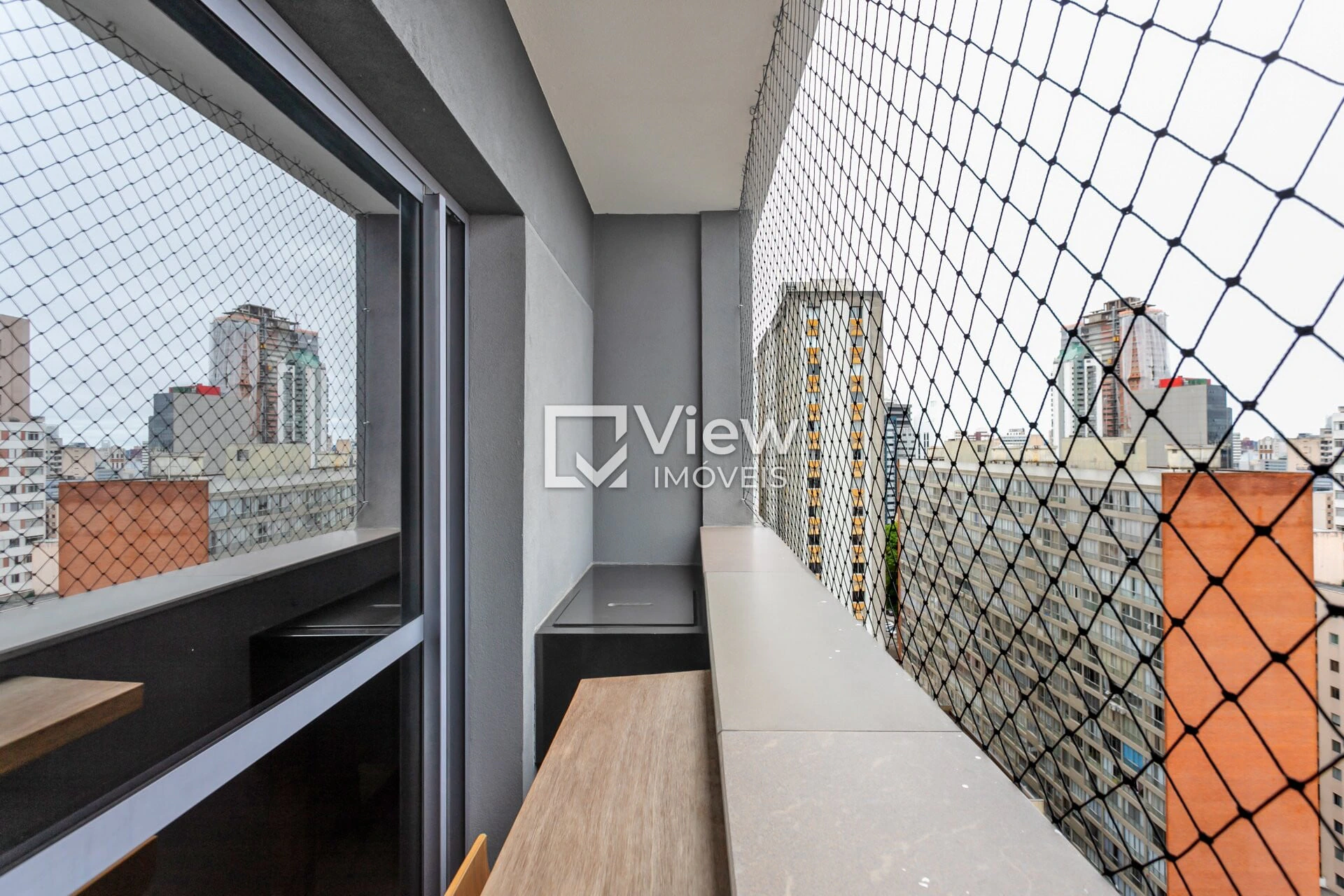 Furnished studio, 35 m², with floor-to-ceiling windows — photo 12
