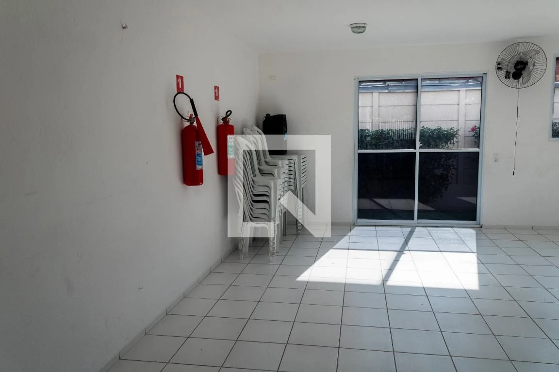 2-bedroom apartment in a building with a gym — photo 26