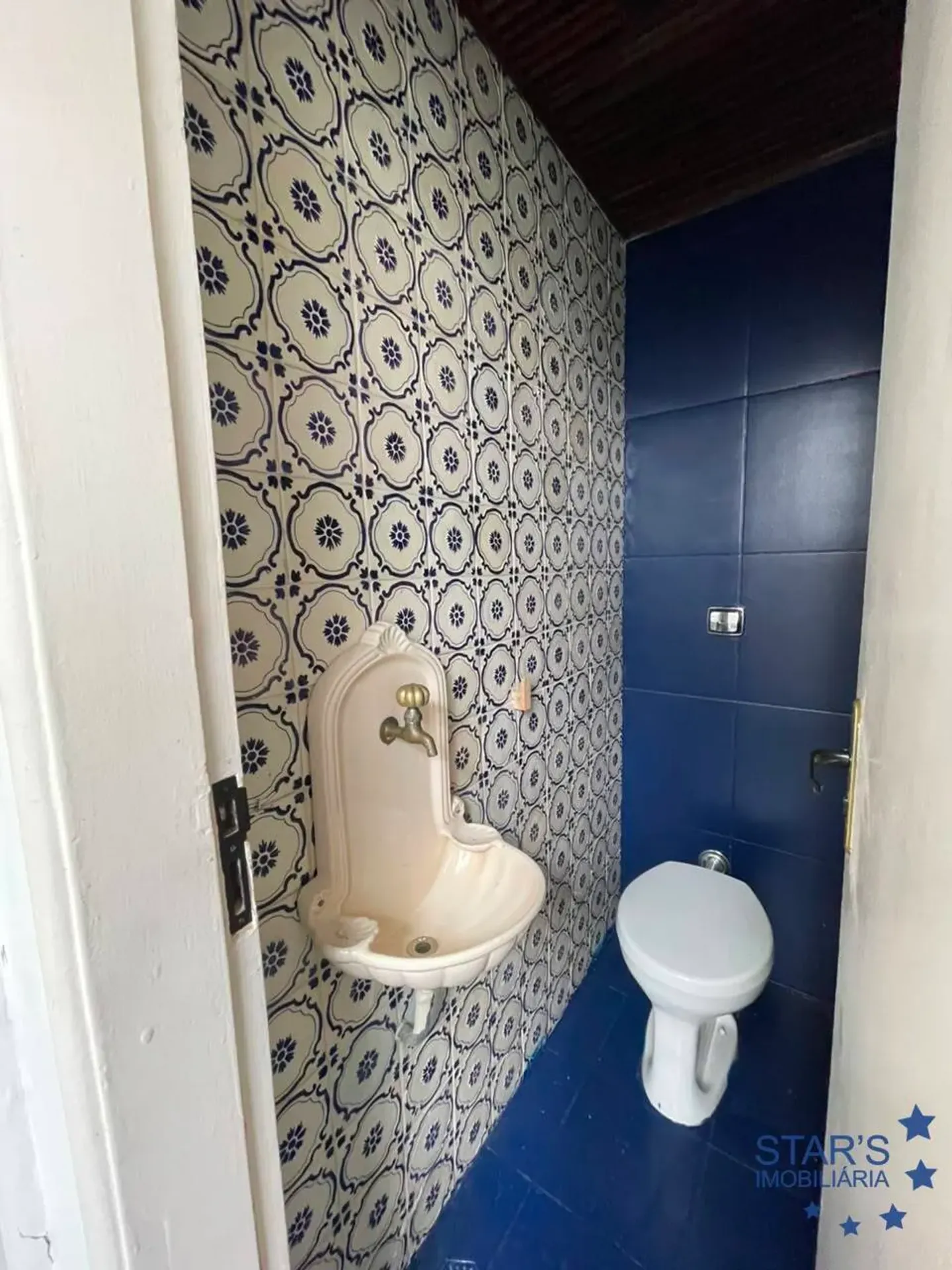 Будинок 250 м² із вікнами від підлоги до стелі — photo 38
