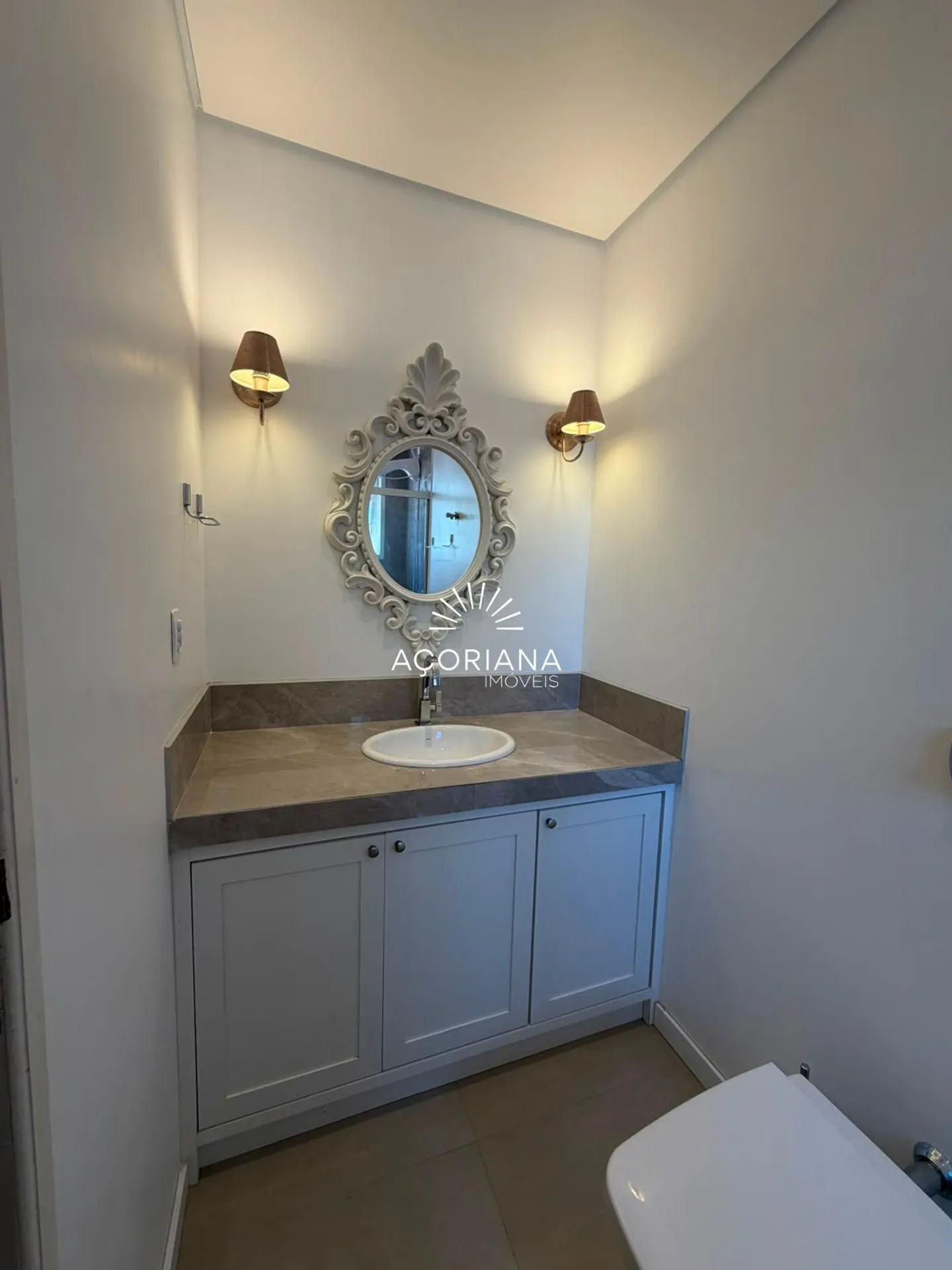 Furnished 600 m² house with 5 bedrooms and an integrated kitchen — photo 9